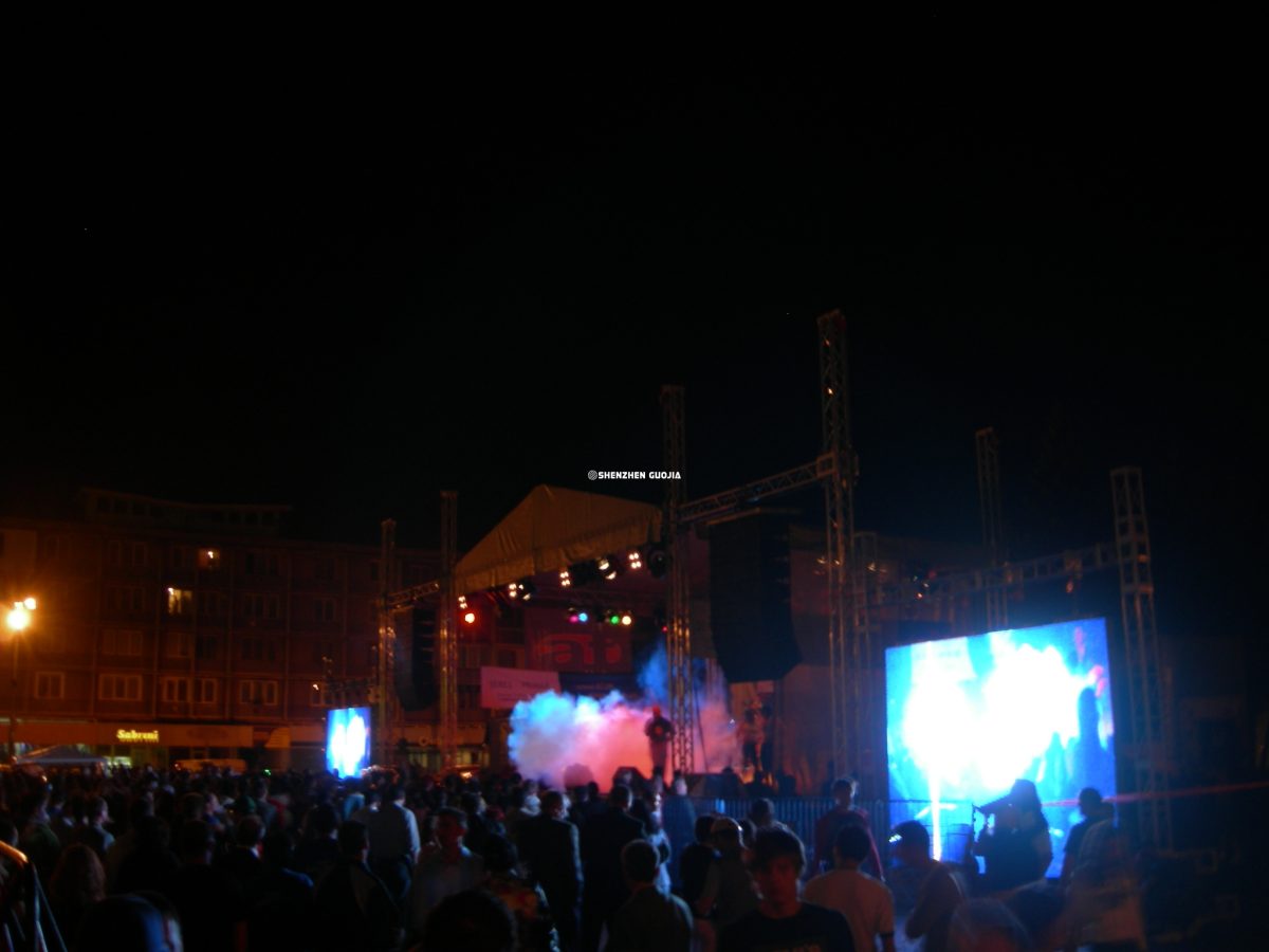 P16mm Rental Style Screen in Romania - Image 3
